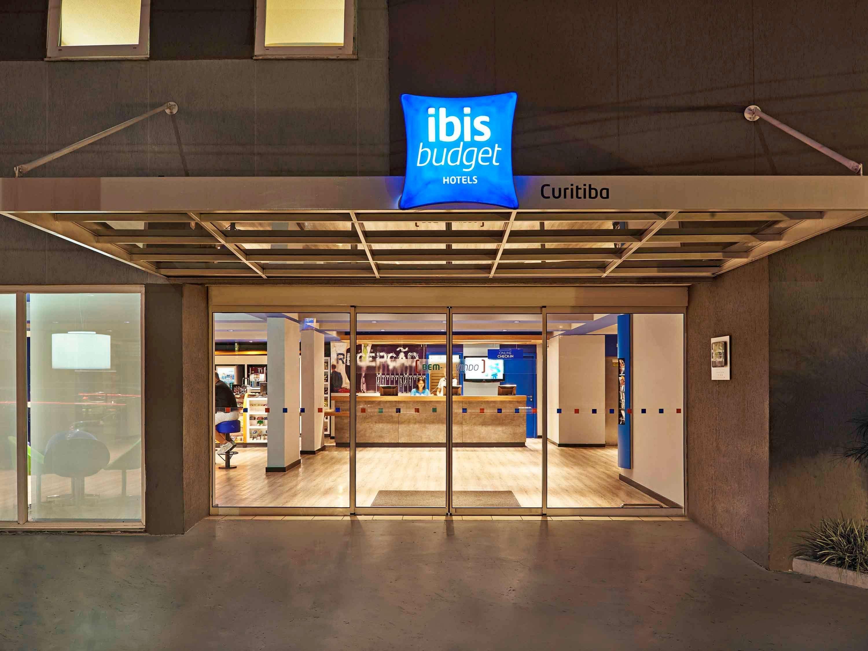Отель Ibis Budget Curitiba Centro Экстерьер фото