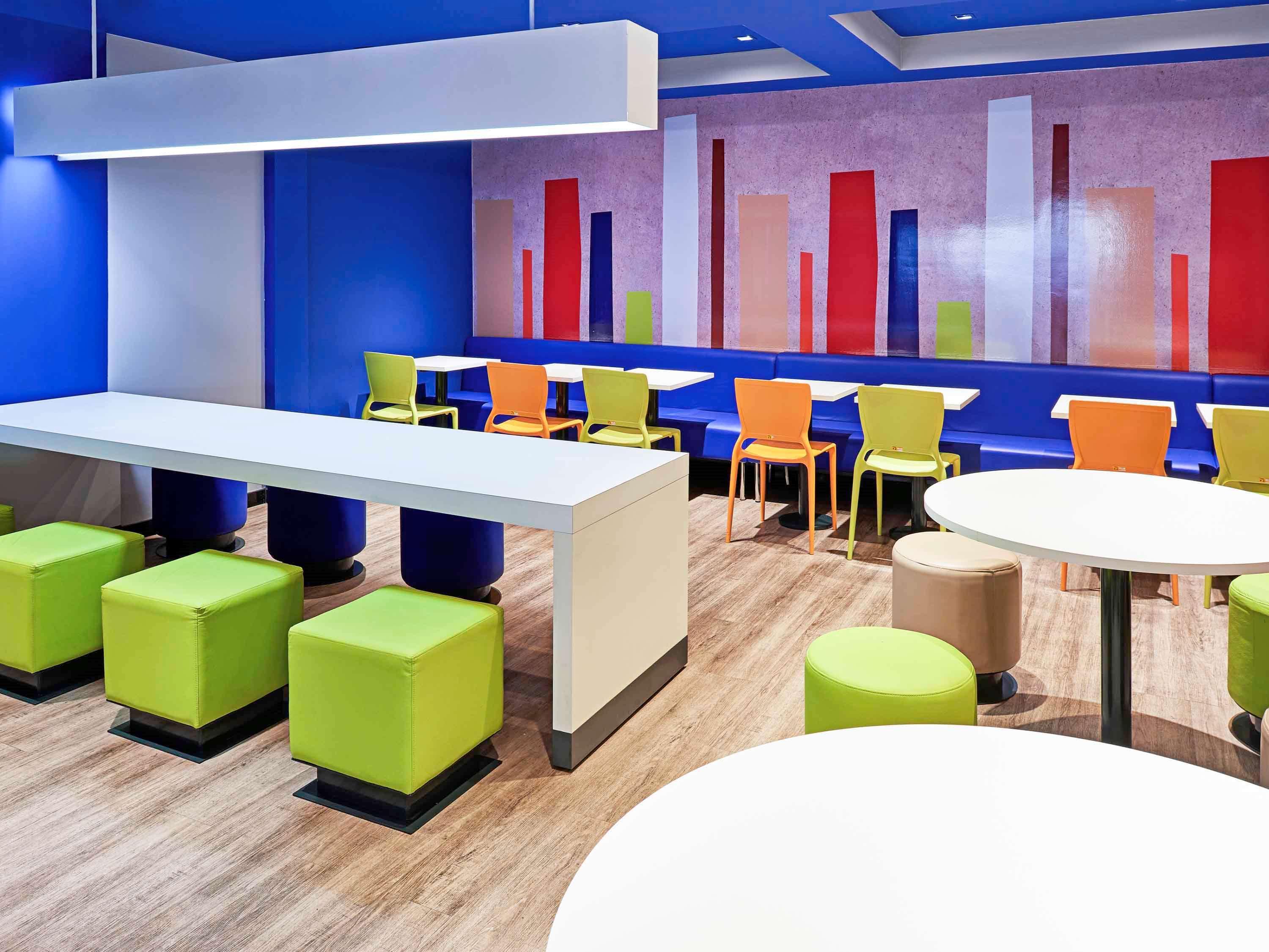 Отель Ibis Budget Curitiba Centro Экстерьер фото