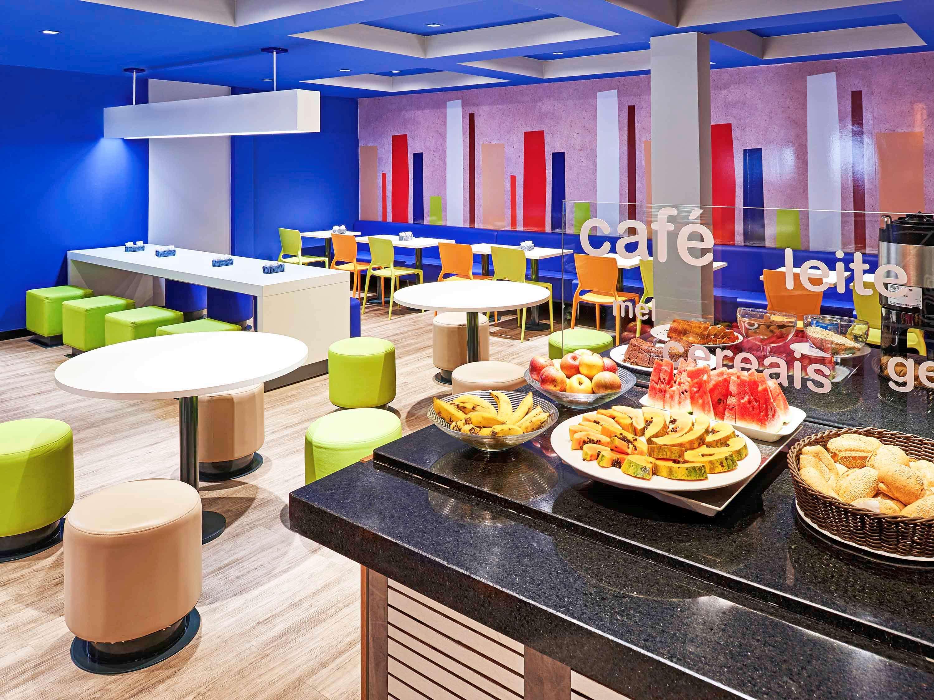 Отель Ibis Budget Curitiba Centro Экстерьер фото