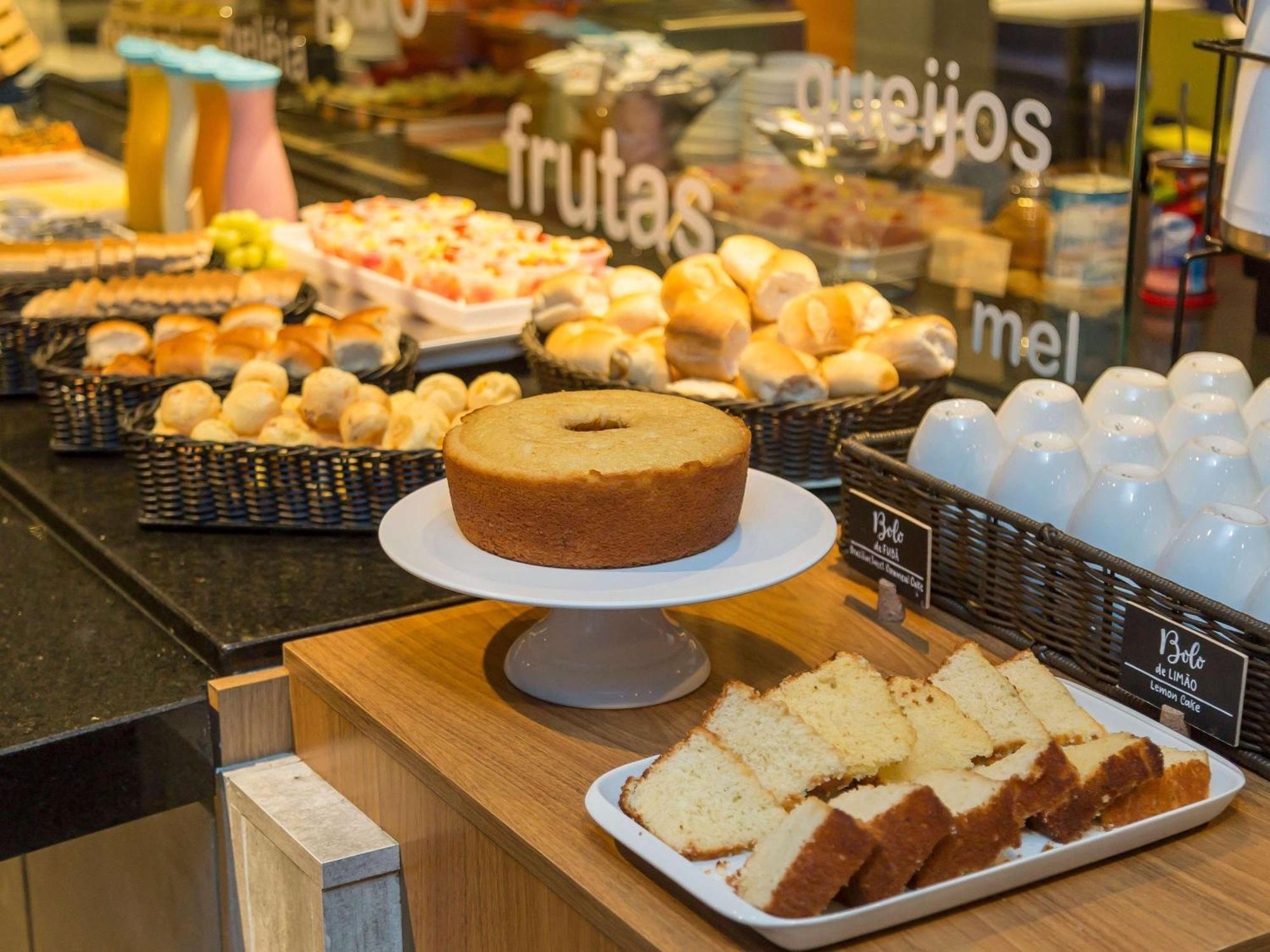 Отель Ibis Budget Curitiba Centro Экстерьер фото