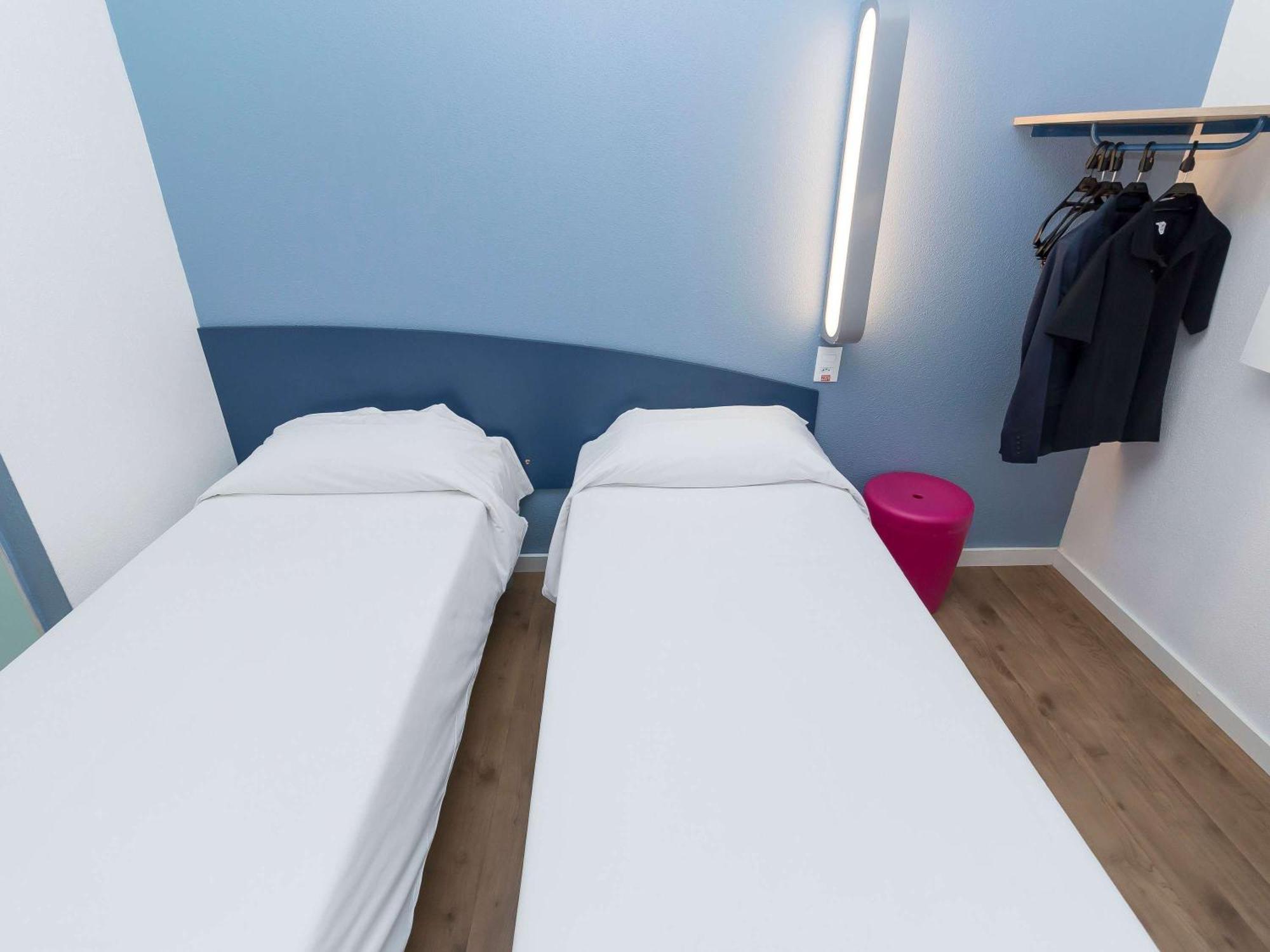 Отель Ibis Budget Curitiba Centro Экстерьер фото