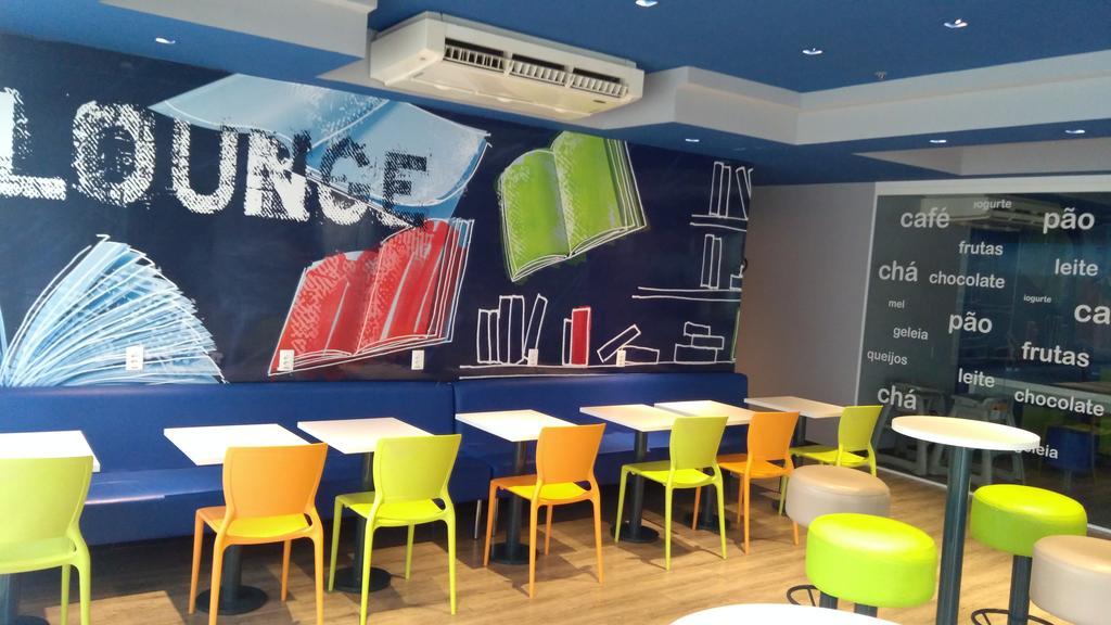 Отель Ibis Budget Curitiba Centro Экстерьер фото
